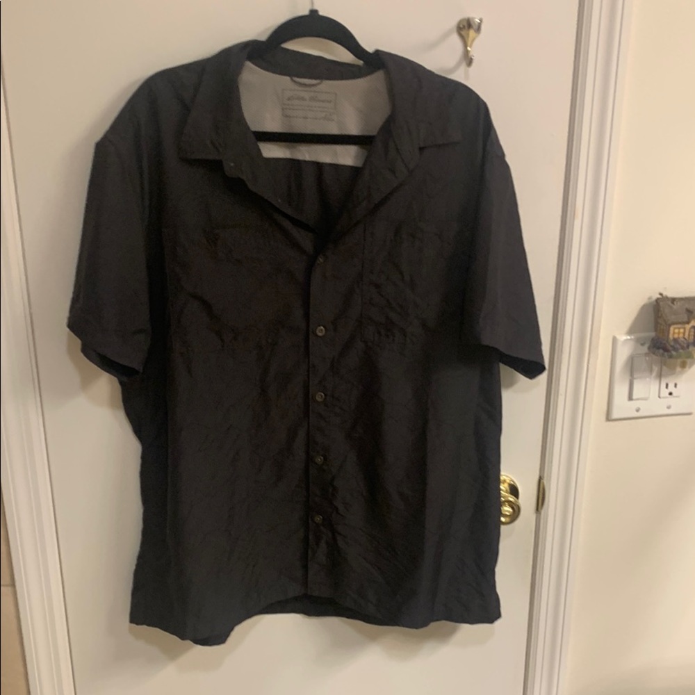 Eddie Bauer Black Casual Button Down Shirt with Relaxed Fit in Size X-LA…